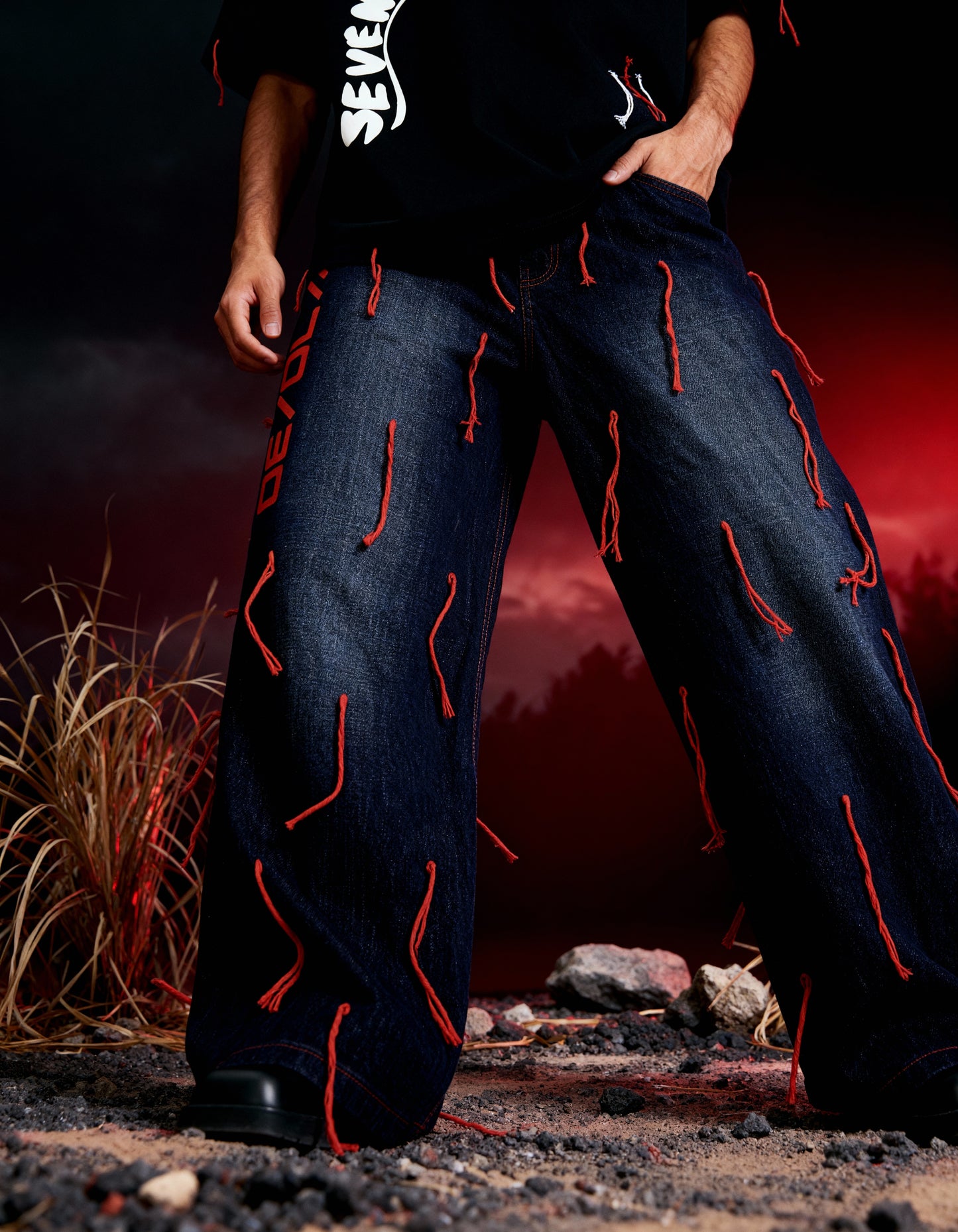 DRIP [HAND-EMBROIDERED BAGGY JEANS]