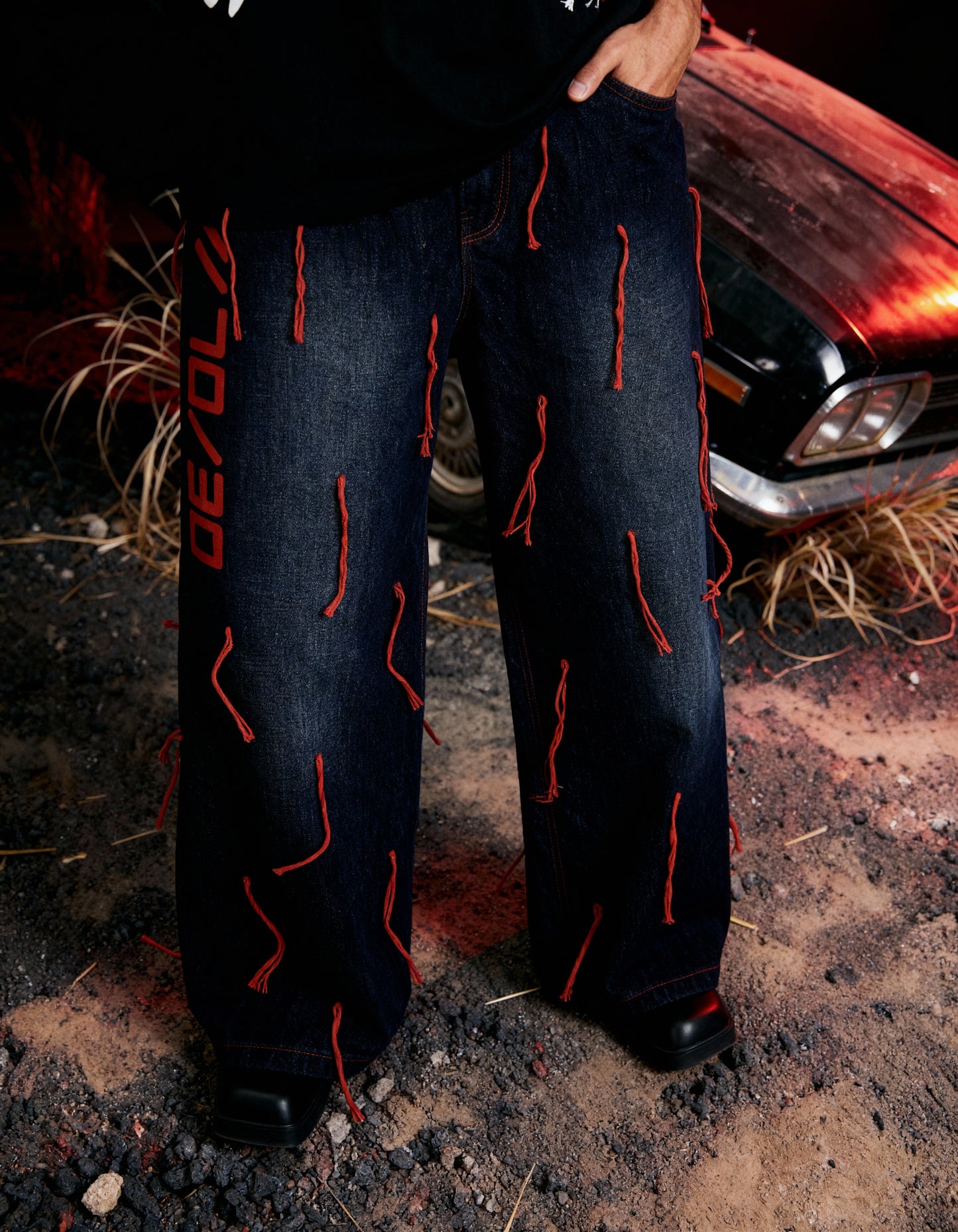 DRIP [HAND-EMBROIDERED BAGGY JEANS]
