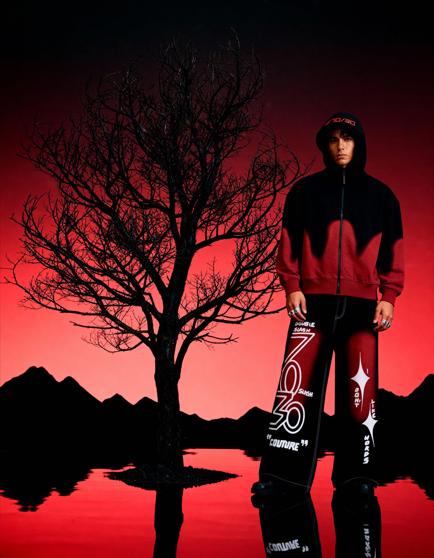 STAINED [RELAXED ZIP-UP HOODIE]