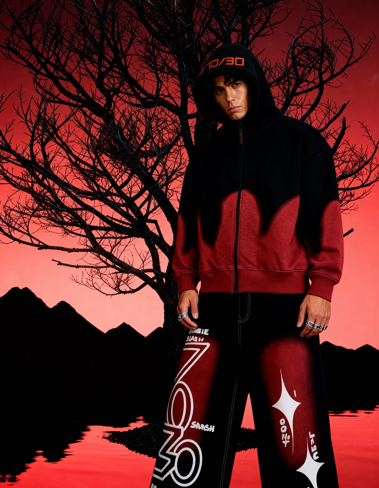 STAINED [RELAXED ZIP-UP HOODIE]